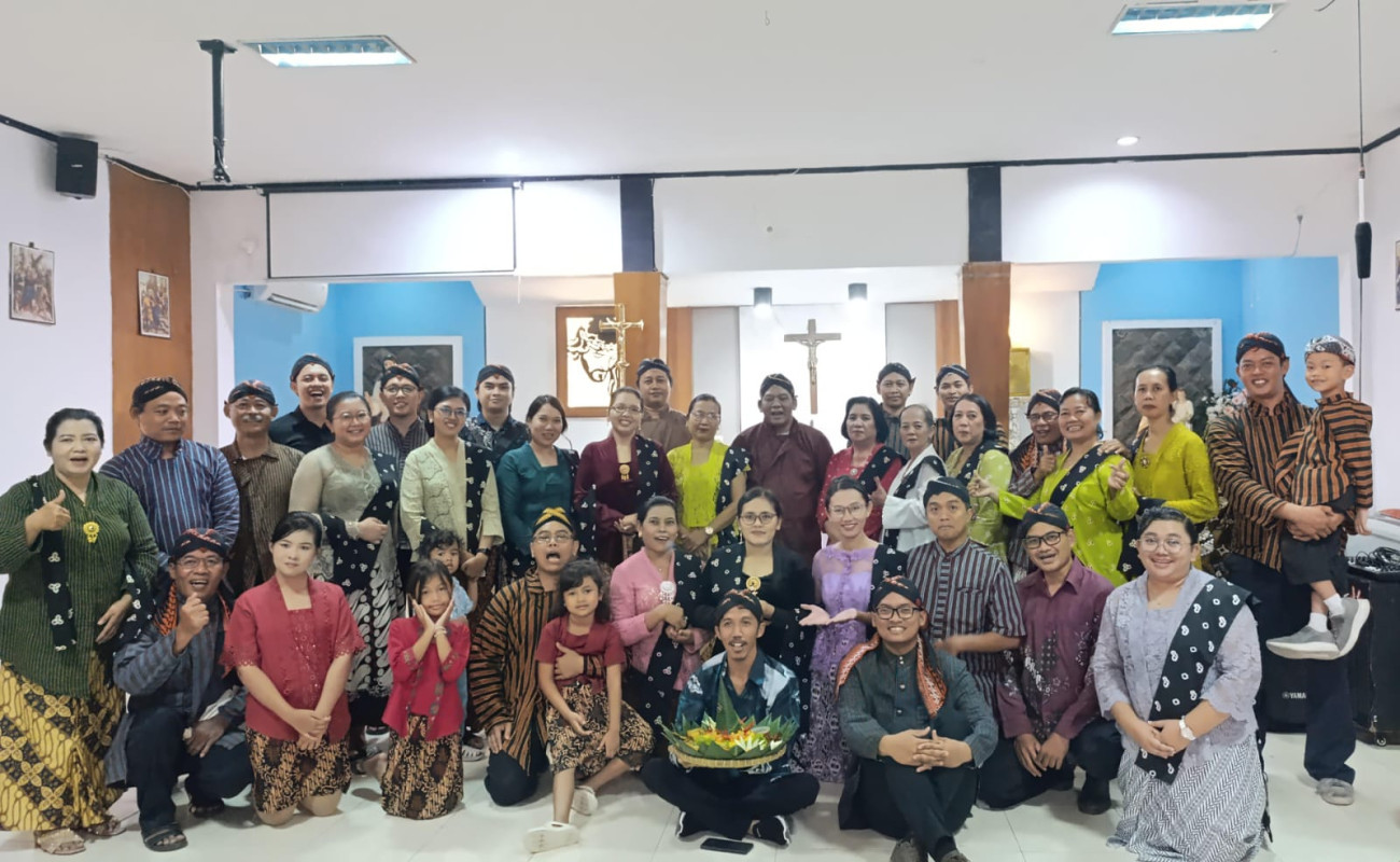 Pertama Kali Misa Inkulturasi Jawa di Stasi Laurensius Parung Panjang, Paroki Rangkas Bitung, Keuskupan Bogor